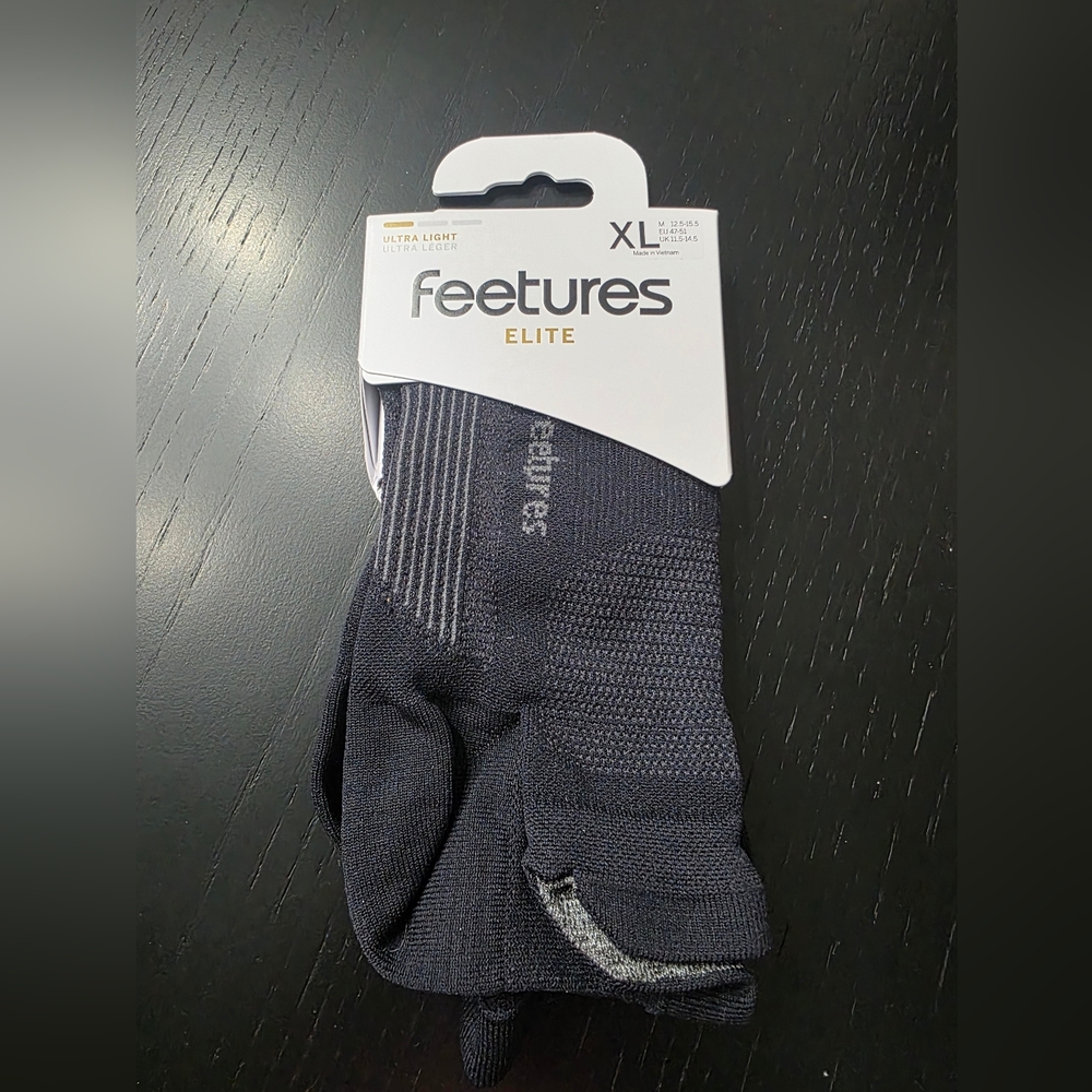 Feetures Elite Ultra Light Men's Athletic Socks - Black